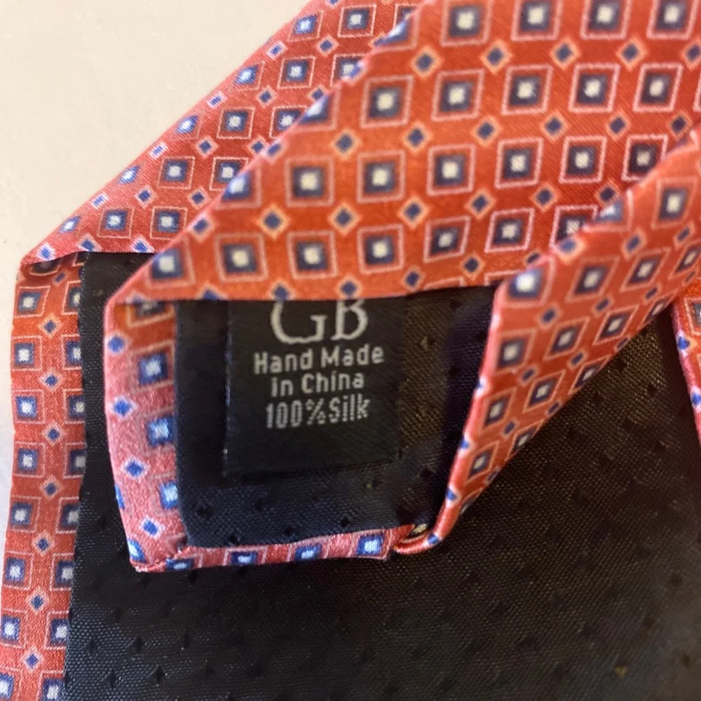 GEOFFREY BEENE Coral Print Mens 100% Silk Neck Tie $45 EUC